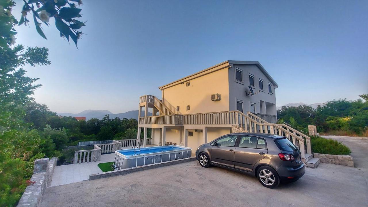 Dk Apartments Krasici Tivat Bagian luar foto