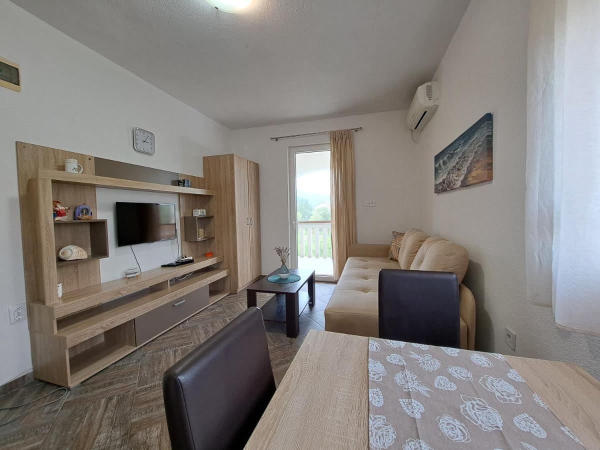 Dk Apartments Krasici Tivat Bagian luar foto